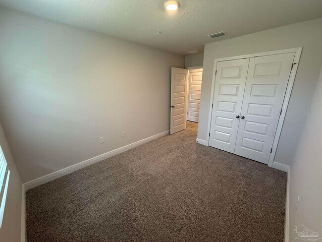 Building Photo - 9007 Golden Eye Dr