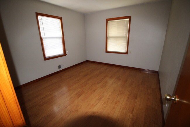 Building Photo - 3 bedroom house with basement