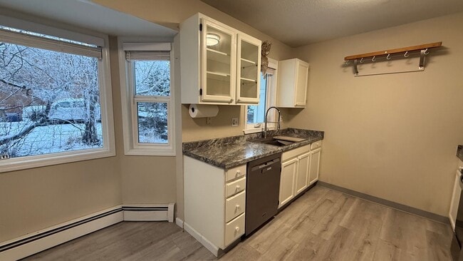 Building Photo - A spacious (4) bedroom corner lot home in Chugiak!