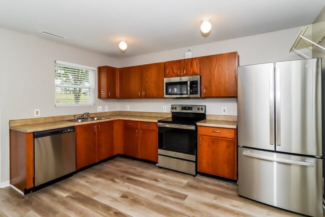 Building Photo - 312 Cloverdale Ct