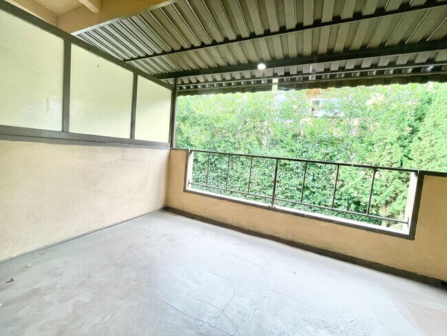 Interior Photo - Otsego