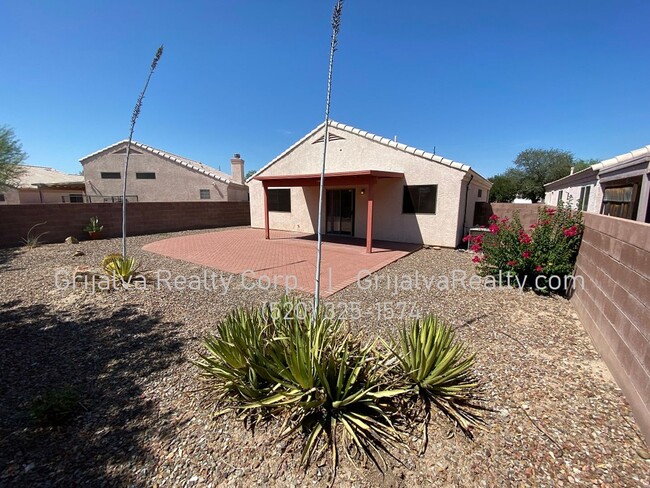 Building Photo - Lovely 2 BR, 2 BA House on the Westside (G...