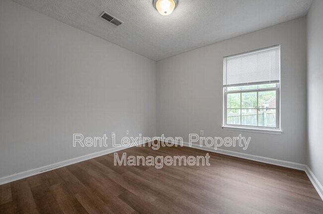 Building Photo - 660 Morgan Hills Dr