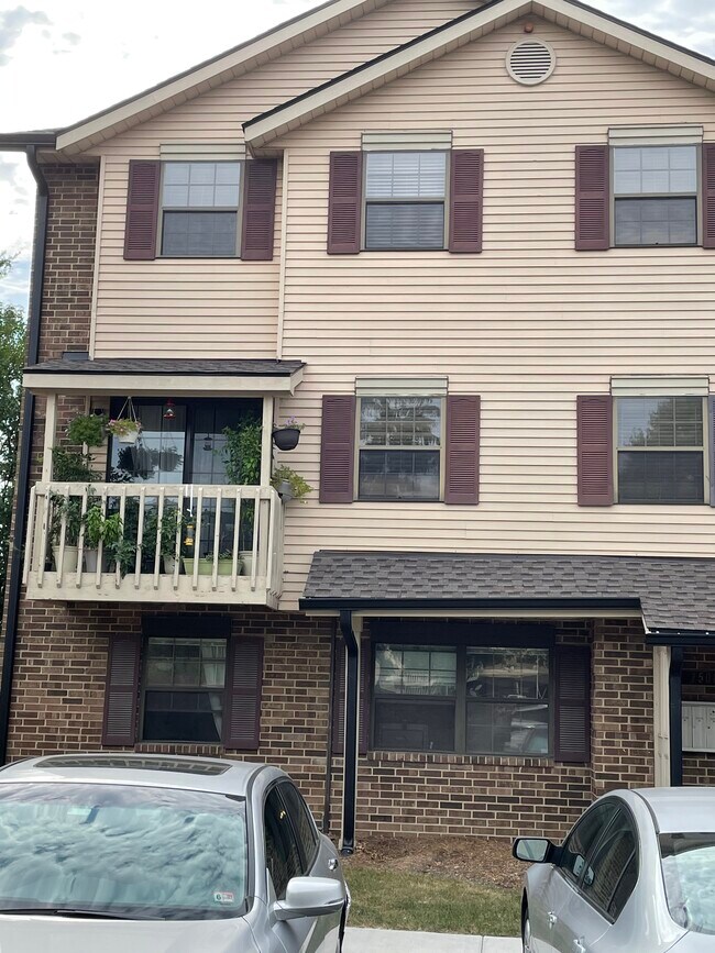 Primary Photo - 1508 W Jefferson Ave