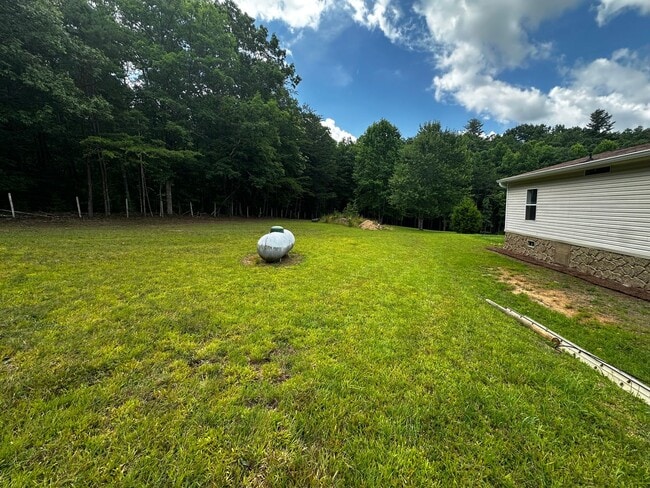 Building Photo - 15 Bonanza Ln
