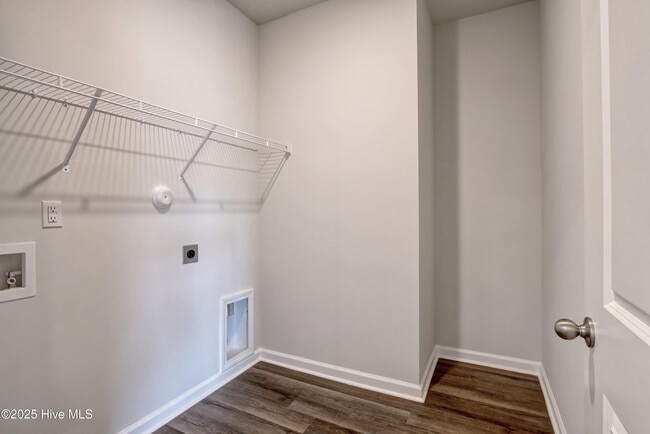 Building Photo - 1329 Clendon Cir
