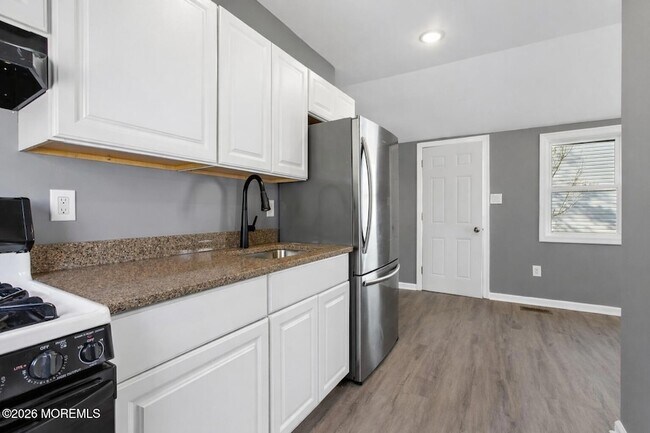 Building Photo - 209 Hilltop Blvd