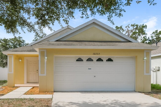 Building Photo - 10237 Lakeside Vista Dr