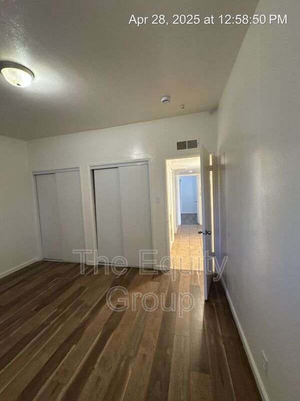 Building Photo - 1140 W Tulare Ave