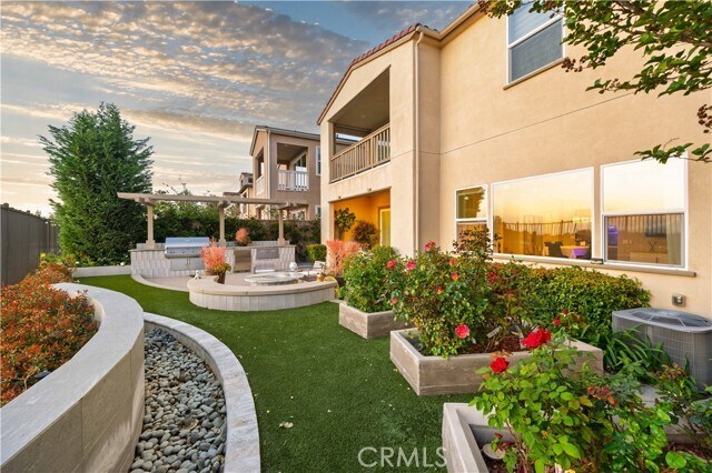 Building Photo - 539 Serrano Summit Dr