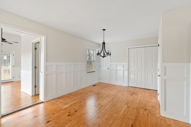 Building Photo - Beautiful 3 BR, 3BA Home-District 1 Schools, Walking Distance to Downtown Inman