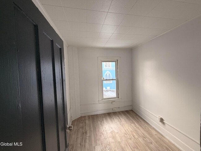 Building Photo - 54 Arch St