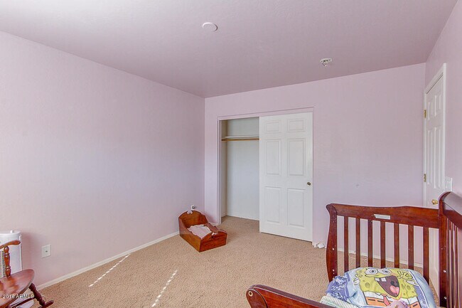 Building Photo - Amazing 4 bedrooms, 3 bathrooms house in P...