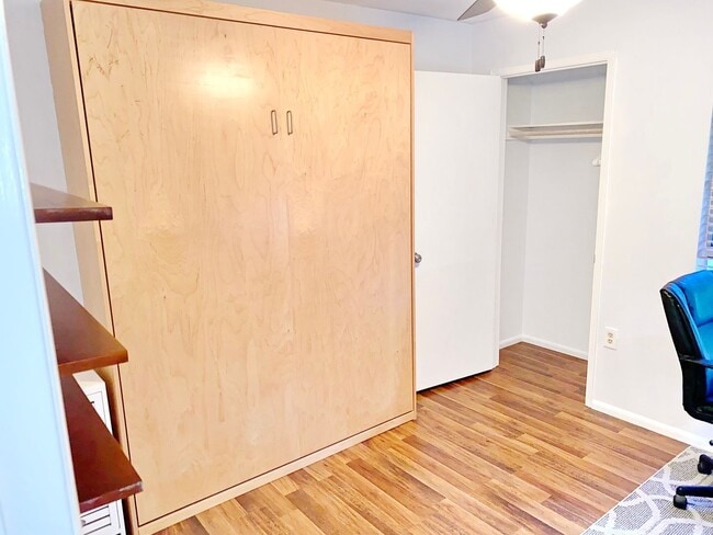 Building Photo - Beautiful and Bright, Nicely Furnished top floor Keonekai Villages condo-- recently remodeled and...