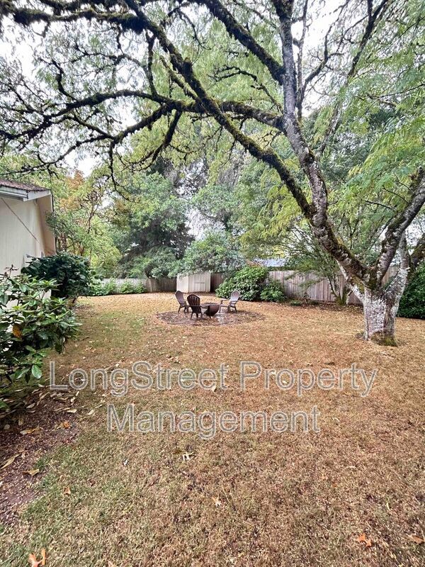 Building Photo - 3572 NW Satinwood St