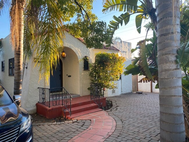 Building Photo - Charming Mediterranean Circa 1937 House