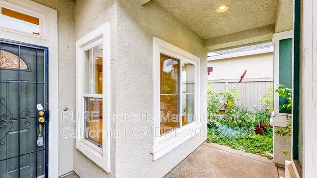 Building Photo - 121 Porterfield Creek Dr