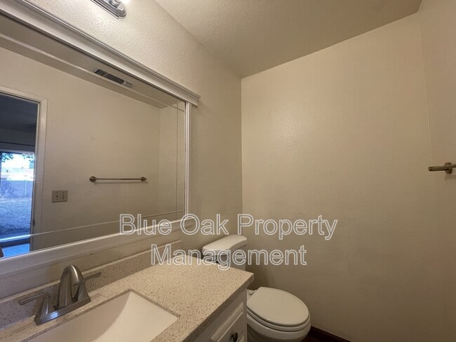 Building Photo - 2742 White Ave