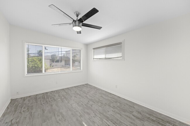 Building Photo - 5431 Mary Ln Dr