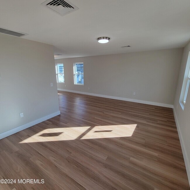 Building Photo - 603 Florence Ave