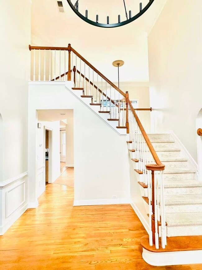 Building Photo - 12872 Waterside Dr