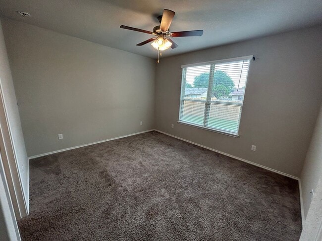 Building Photo - **APPLICATION RECEIVED** Beautiful Single-Story Home with Covered Patio & Fenced Yard!
