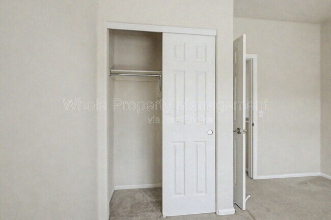 Building Photo - 2260 S Vaughn Way
