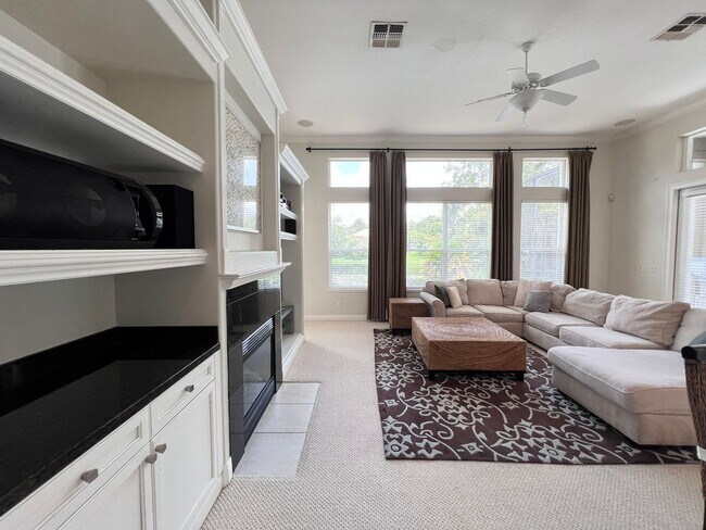 Building Photo - GORGEOUS SINGLE FAMILY HOME - PROPERTY  FU...