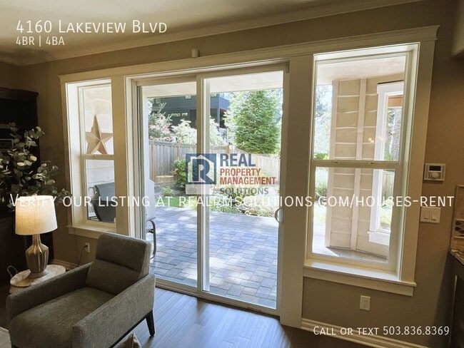 Building Photo - 4160 Lakeview Blvd