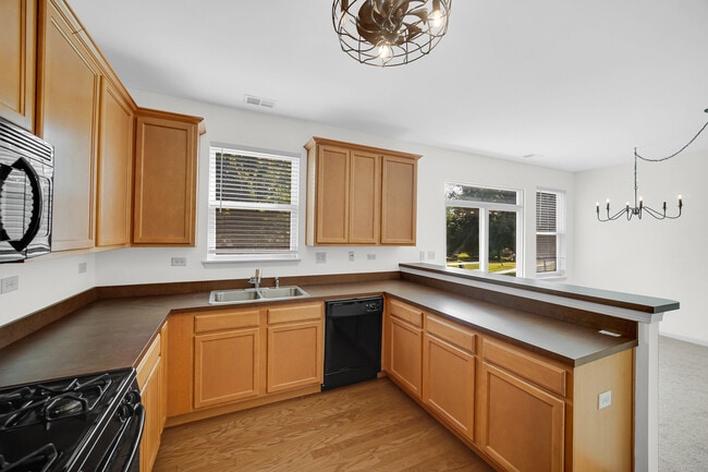 Building Photo - 1243 Waverly Dr