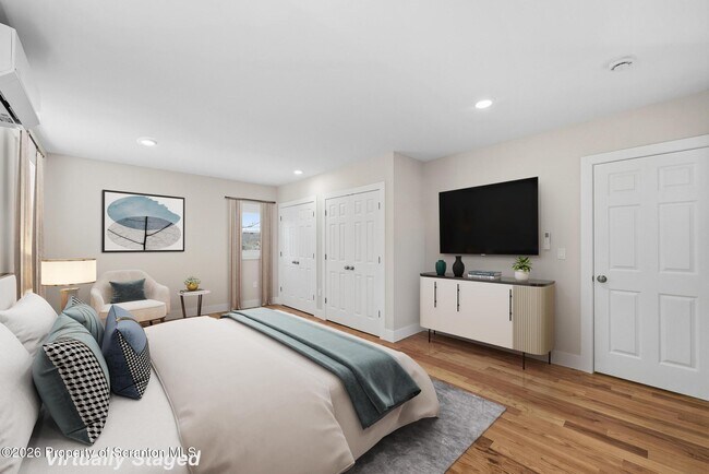 Building Photo - 305 Parsonage St