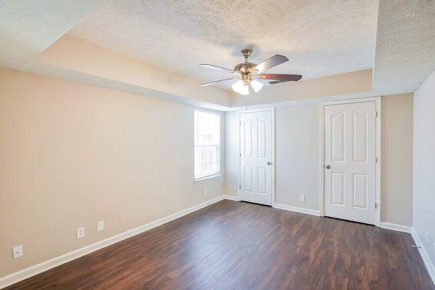 Building Photo - 1409 Amal Dr