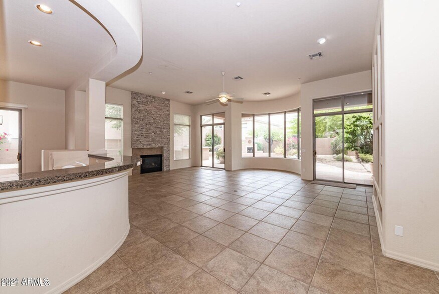 Building Photo - 11473 E Blanche Dr