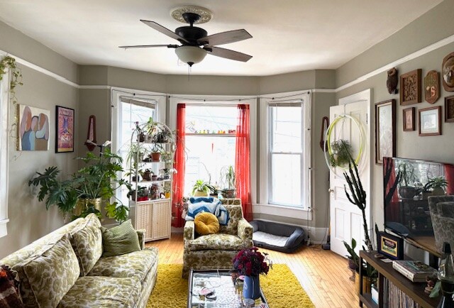 Building Photo - 919 E Clarke St