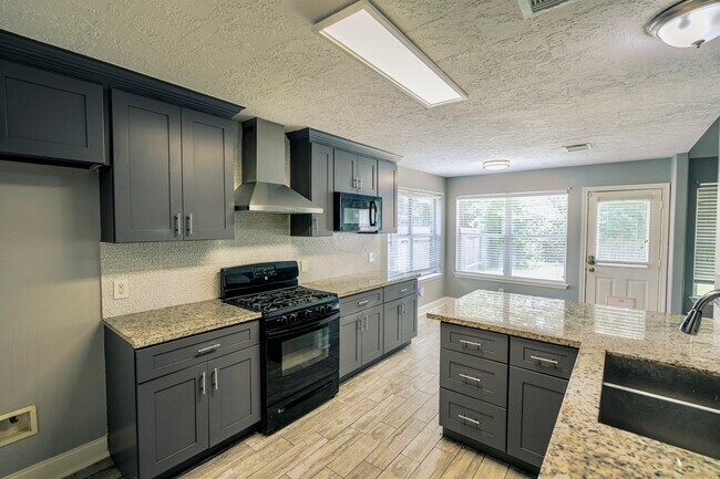 Building Photo - 3231 Candlepine Dr