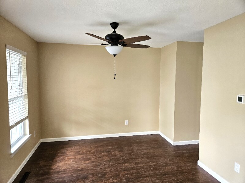 Building Photo - 10279 Rosewood Ct
