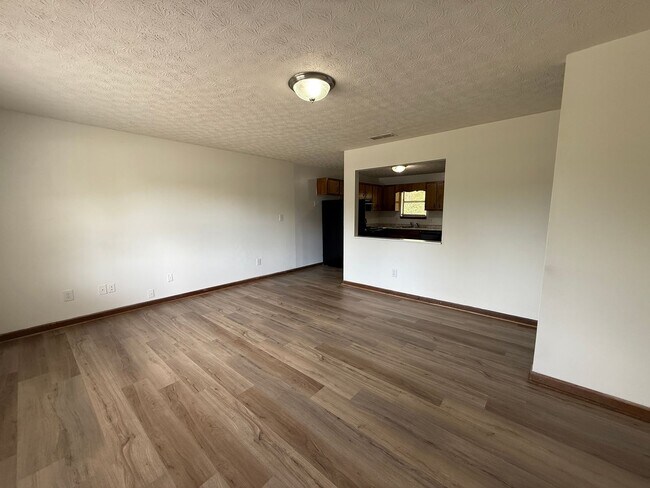 Building Photo - 113/115 Michele Dr