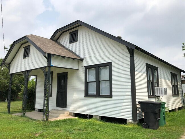 Building Photo - 1132 W Cavalcade St