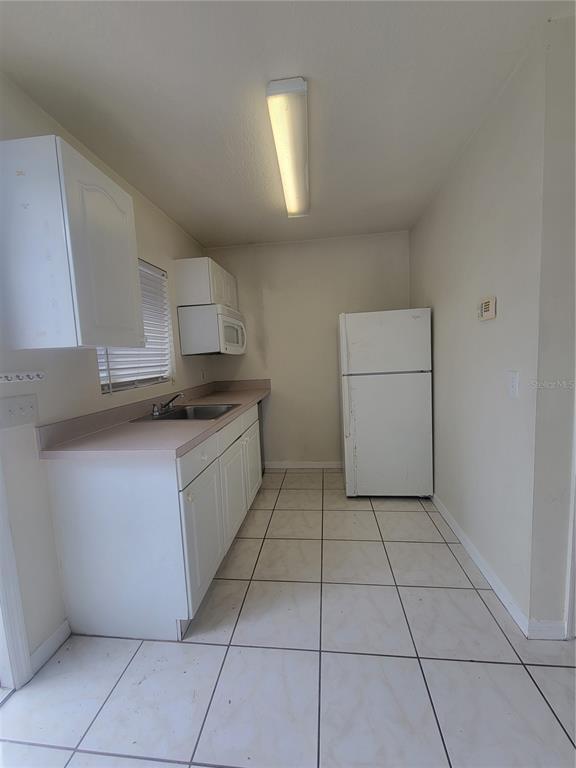 Building Photo - 445 Caribbean Dr
