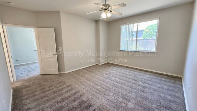 Building Photo - 643 W Casanova Ln