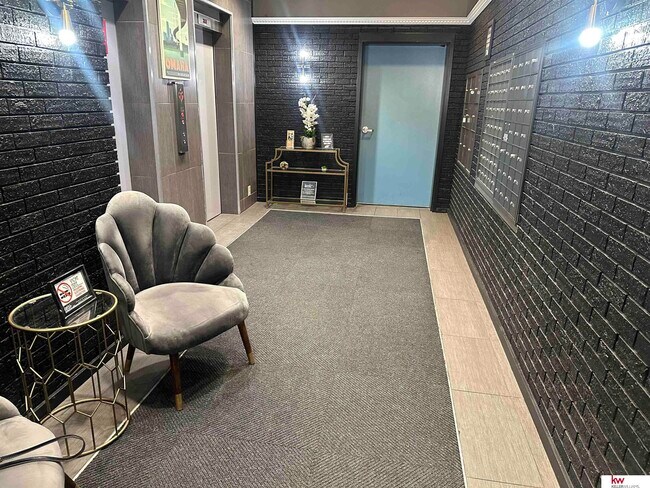 Building Photo - 312 S 16th St