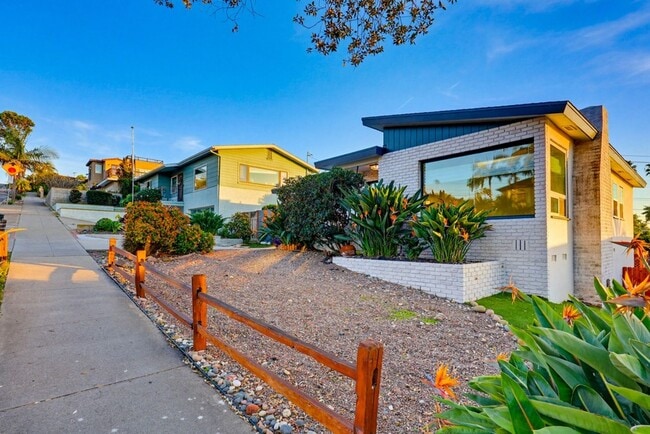 Building Photo - 3 Bedroom Home with Ocean Views in Point Loma