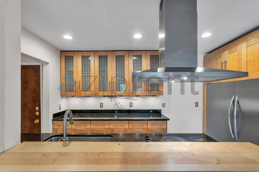 Building Photo - 955 Shorepoint Ct