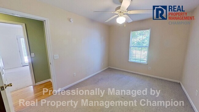 Building Photo - 627 Tabor Ln