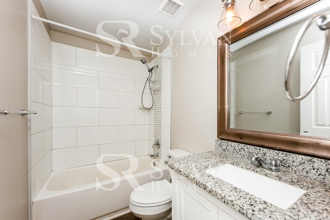 Building Photo - Do not miss out on the incredible opportun...