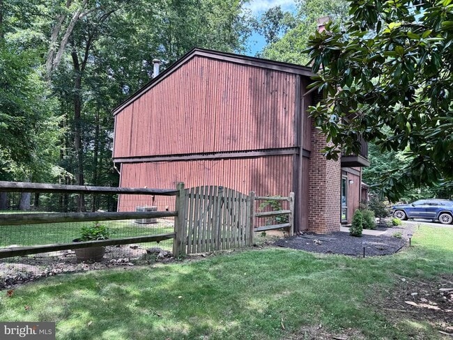 Building Photo - 6277 Occoquan Forest Dr