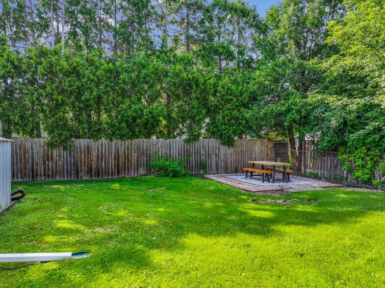 Building Photo - 1114 Meacham St