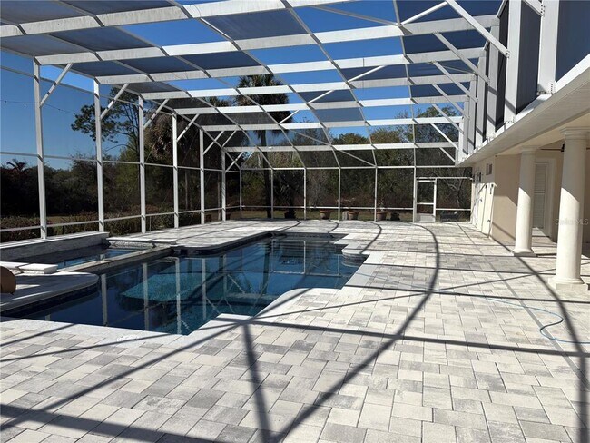 Building Photo - 3265 Hidden Lake Dr