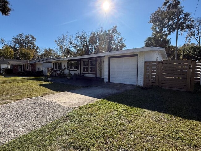 Building Photo - Charming 3-bedroom, 2-bathroom home