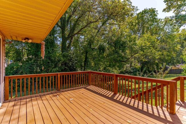 Building Photo - 6800 Oakmont Ct